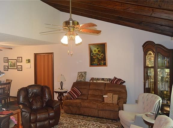 4th image of 117 Fallingwood Cir