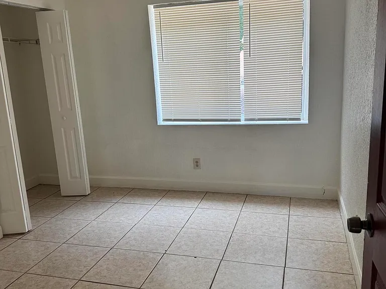 2221 NW 6th Ct — Photo 12