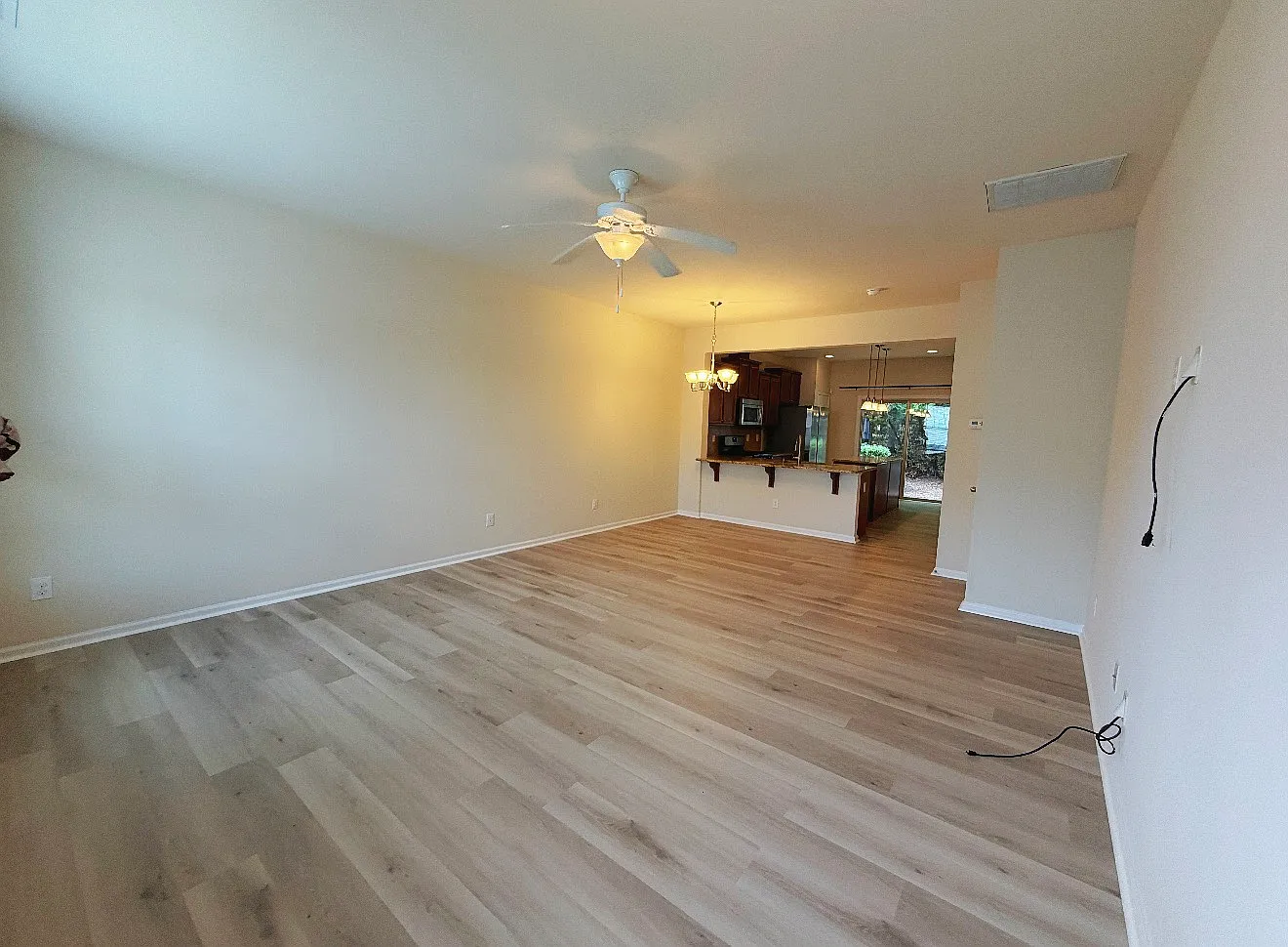 2 bed, 2.5 bath, 1265 sqft, $1,700 — Photo 3