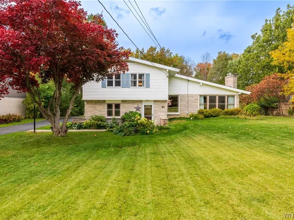 10 Nieman Dr, Orchard Park, NY 14127