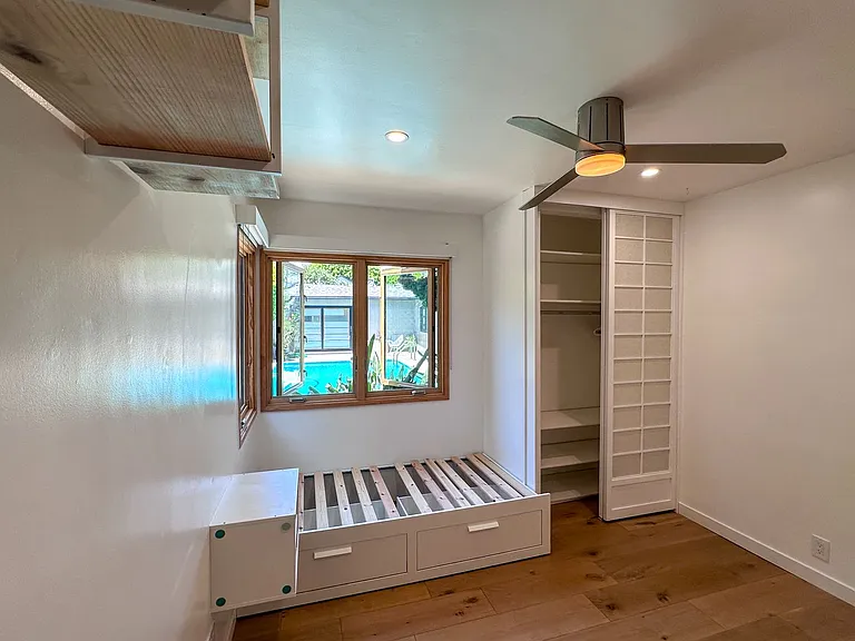 2211 Ashland Ave — Photo 25