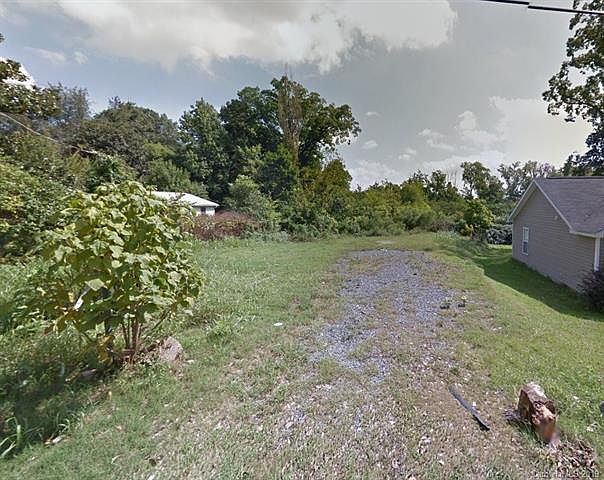 2nd image of 427 E Todd Ln