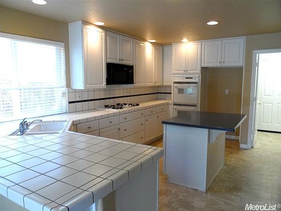 4th image of 3185 Shelter Cove Ln