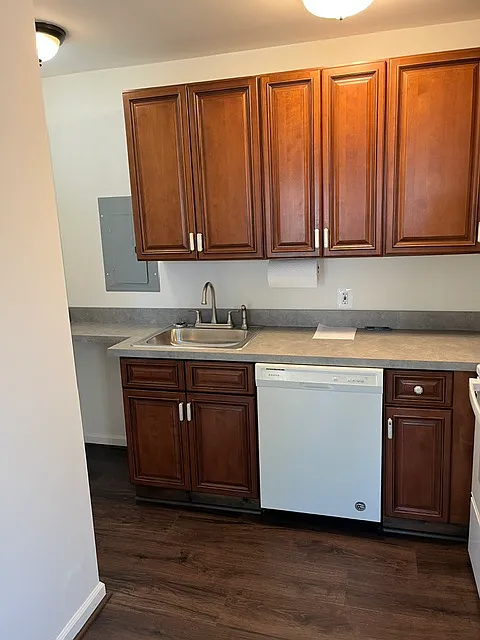 Studio, 300 sqft, $1,475 — Photo 2