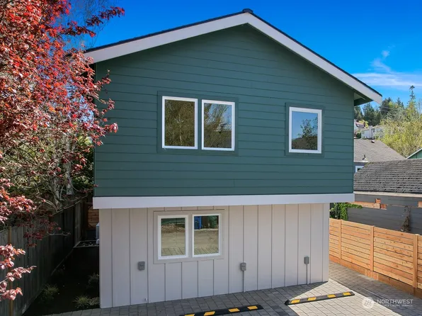 3207 60th Avenue SW, Seattle, WA 98116