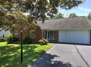 32 Koger Rd, Trumbull, CT 06611