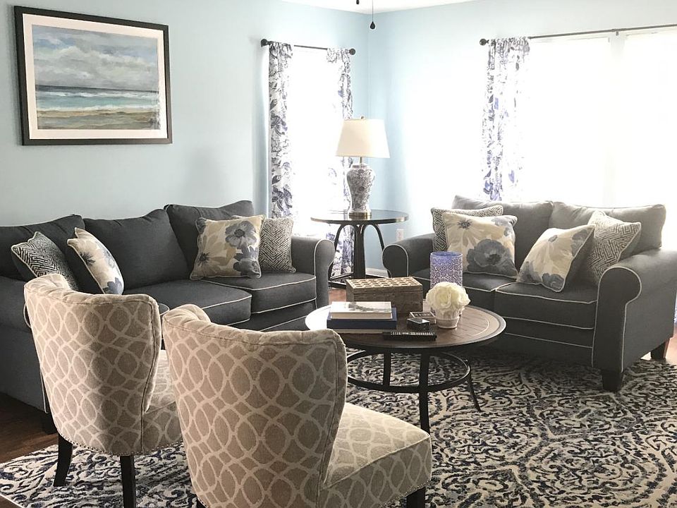 Living room. 60 inch tv