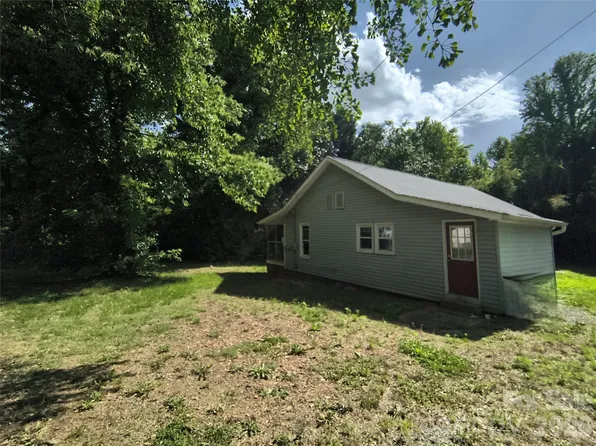 229 Friendship Dr, Ellenboro, NC 28040