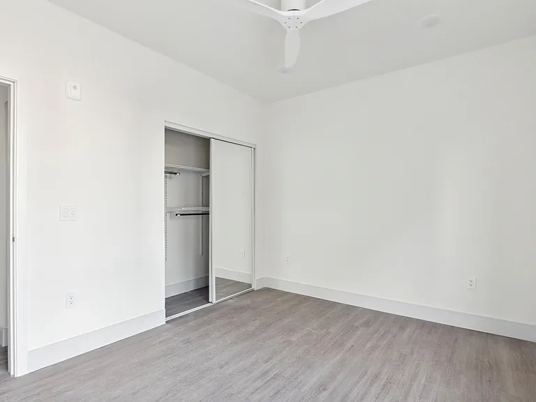 1221 E Fletcher St #405A — Photo 30