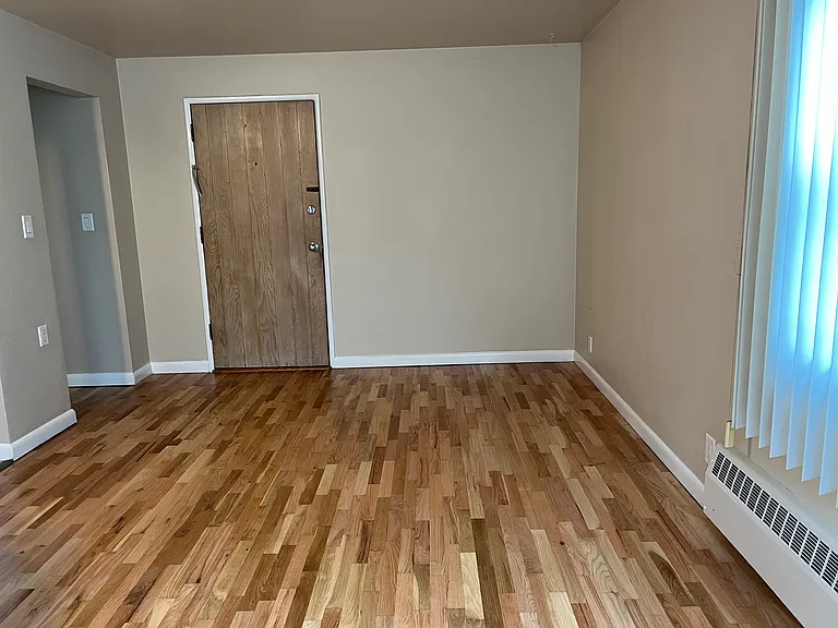 5243 22nd Ave NE #1 — Photo 4