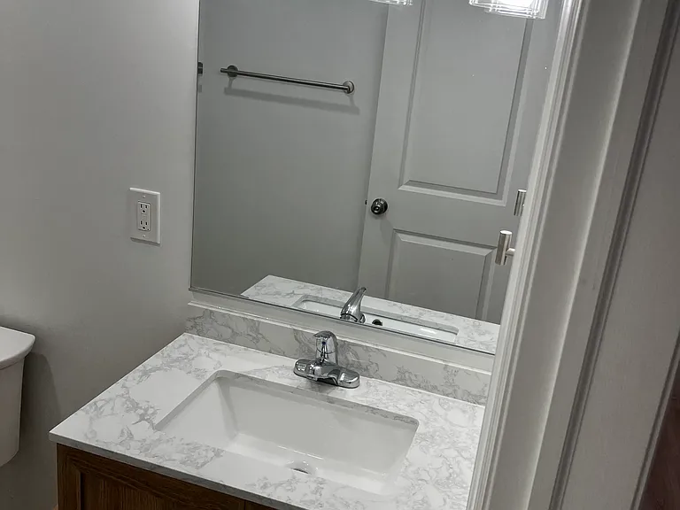 61 N 5th St #B — Photo 18
