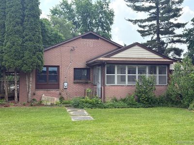 206 S Hospital Rd, Waterford, MI, 48327