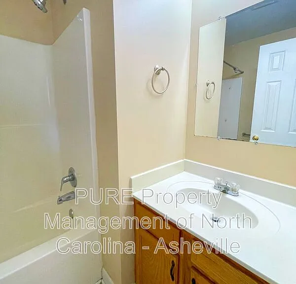 113 East St #B — Photo 11