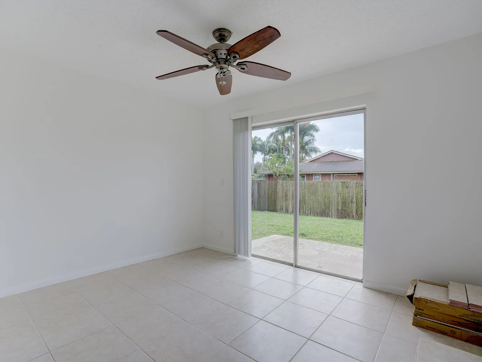 3 bed, 2.0 bath, 1336 sqft, $2,600 — Photo 4