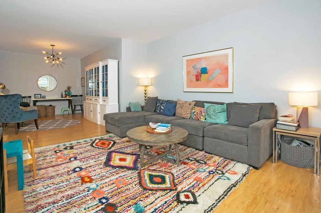 4 Bed 2 Bath Property, New York • 1,700 Sq Ft