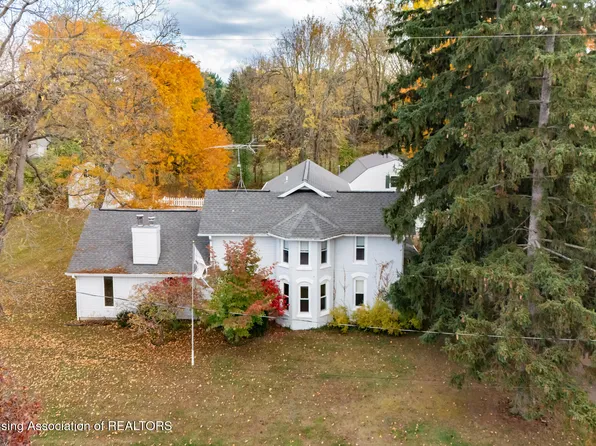 302 Shiawassee St, Laingsburg, MI 48848