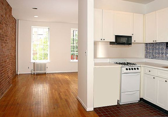 3rd image of 231 E 96th St APT 2FE