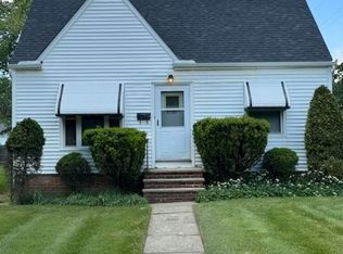 5100 Erwin St, Maple Heights, OH 44137