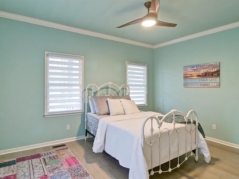 4060 Merritt Dr — Photo 21