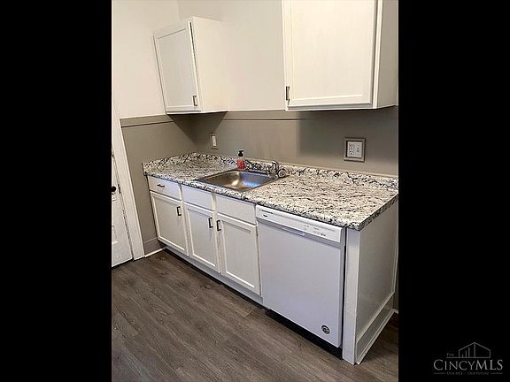 4th image of 2119 Cathedral Ave