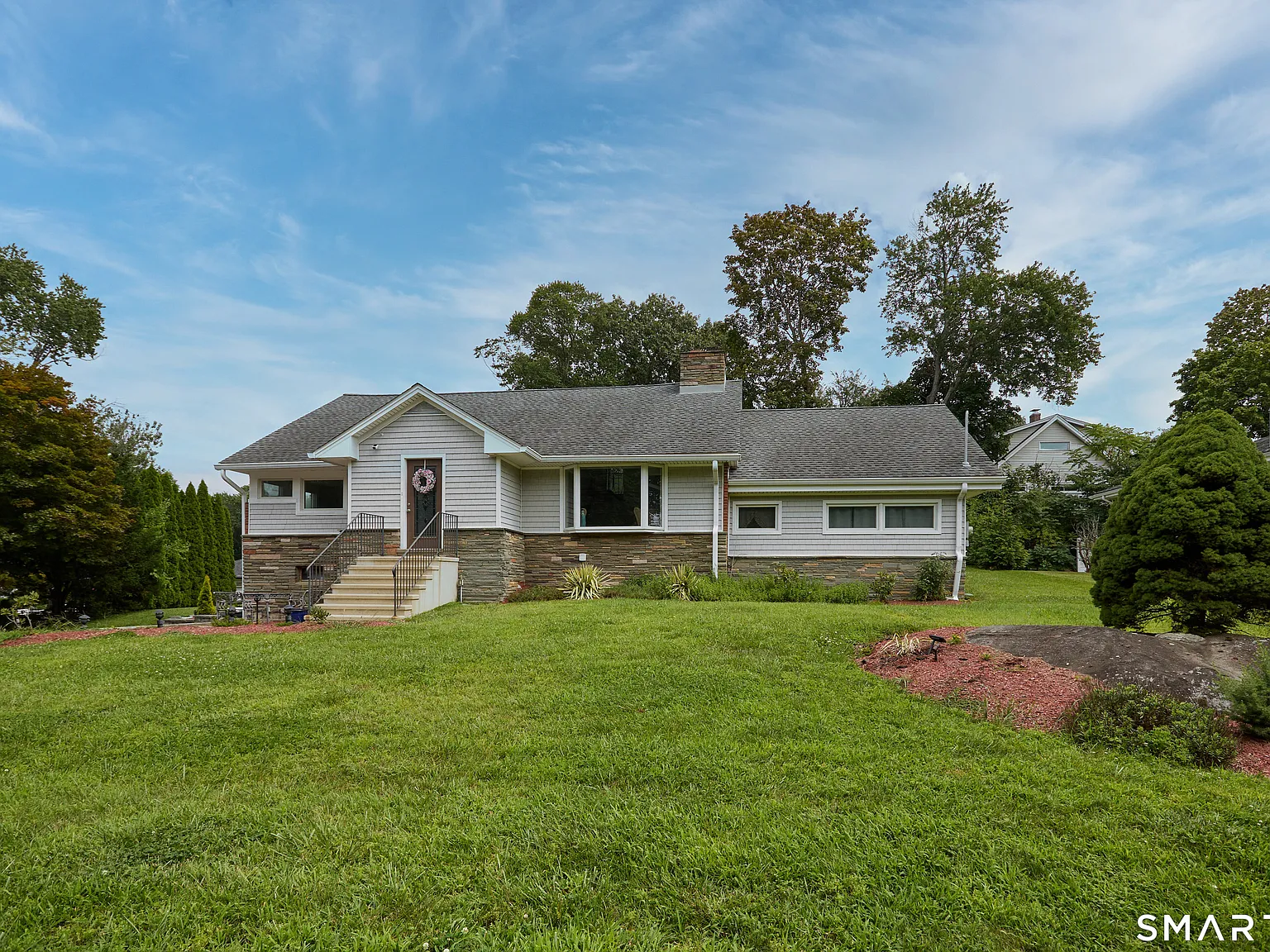 3 bed, 2.5 bath, 2561 sqft, $5,000 — Photo 1