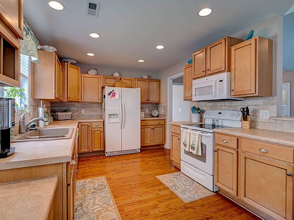 4th image of 2053 Lapham Dr