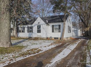 75 W Lakewood Blvd, Holland, MI 49424