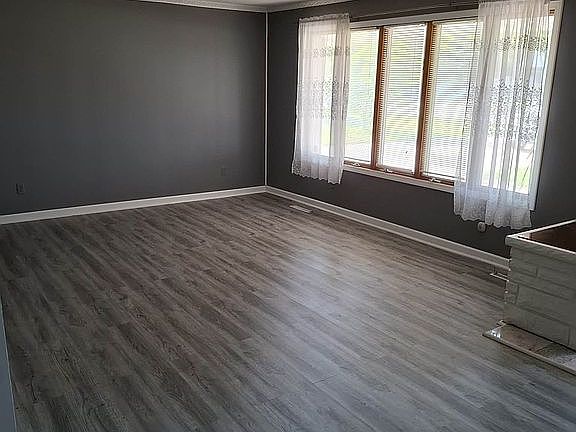 3rd image of 2148 E 3000n Rd