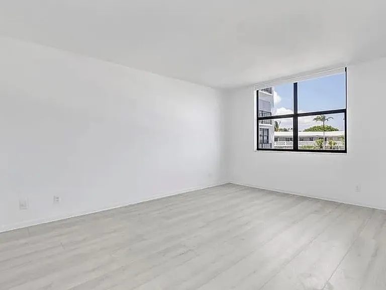 3800 Washington Rd #310 — Photo 2