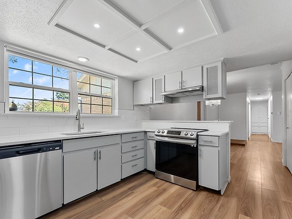 3rd image of 2107 Aloha Dr