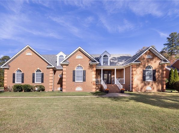 4900 Wellington Farms Dr, Chester, VA 23831