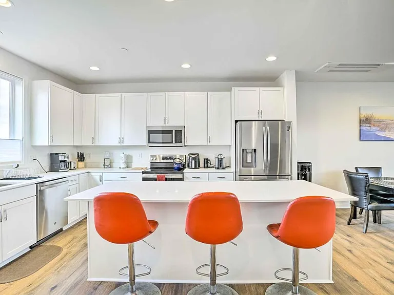 220 Arthur Ln — Photo 10