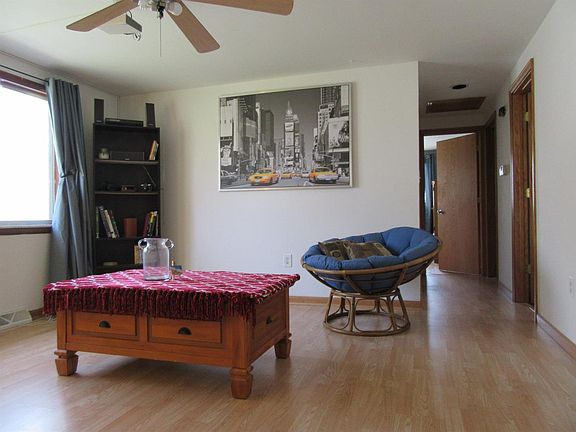 4th image of 2901 Elmwood St