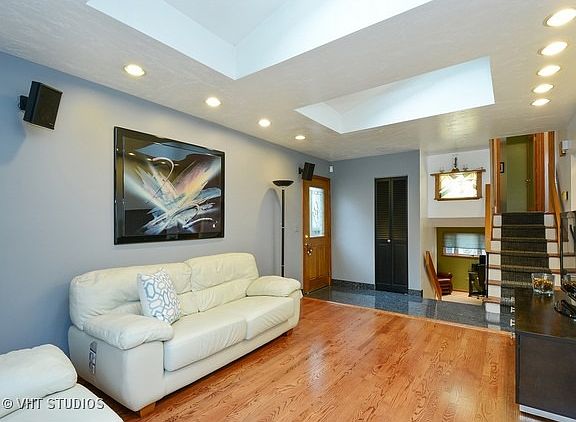 3rd image of 1344 S Evergreen Ave
