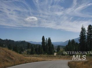 13 Open Rd, Garden Valley, ID 83622