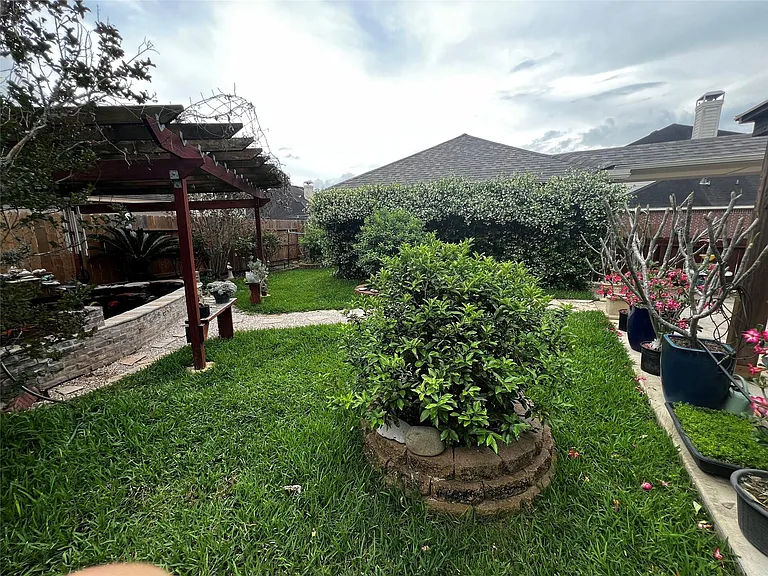 2311 Echo Harbor Dr — Photo 32