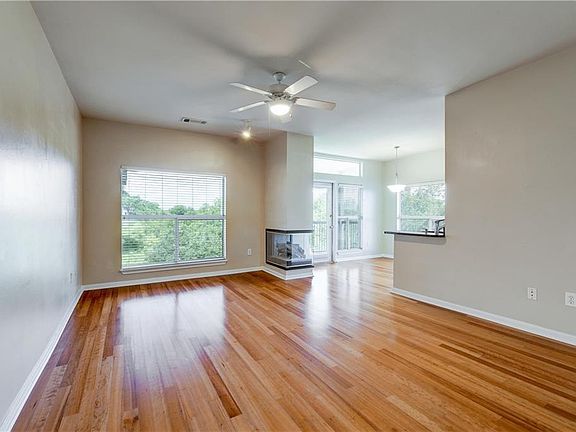 4th image of 2209 Hancock Dr APT 26