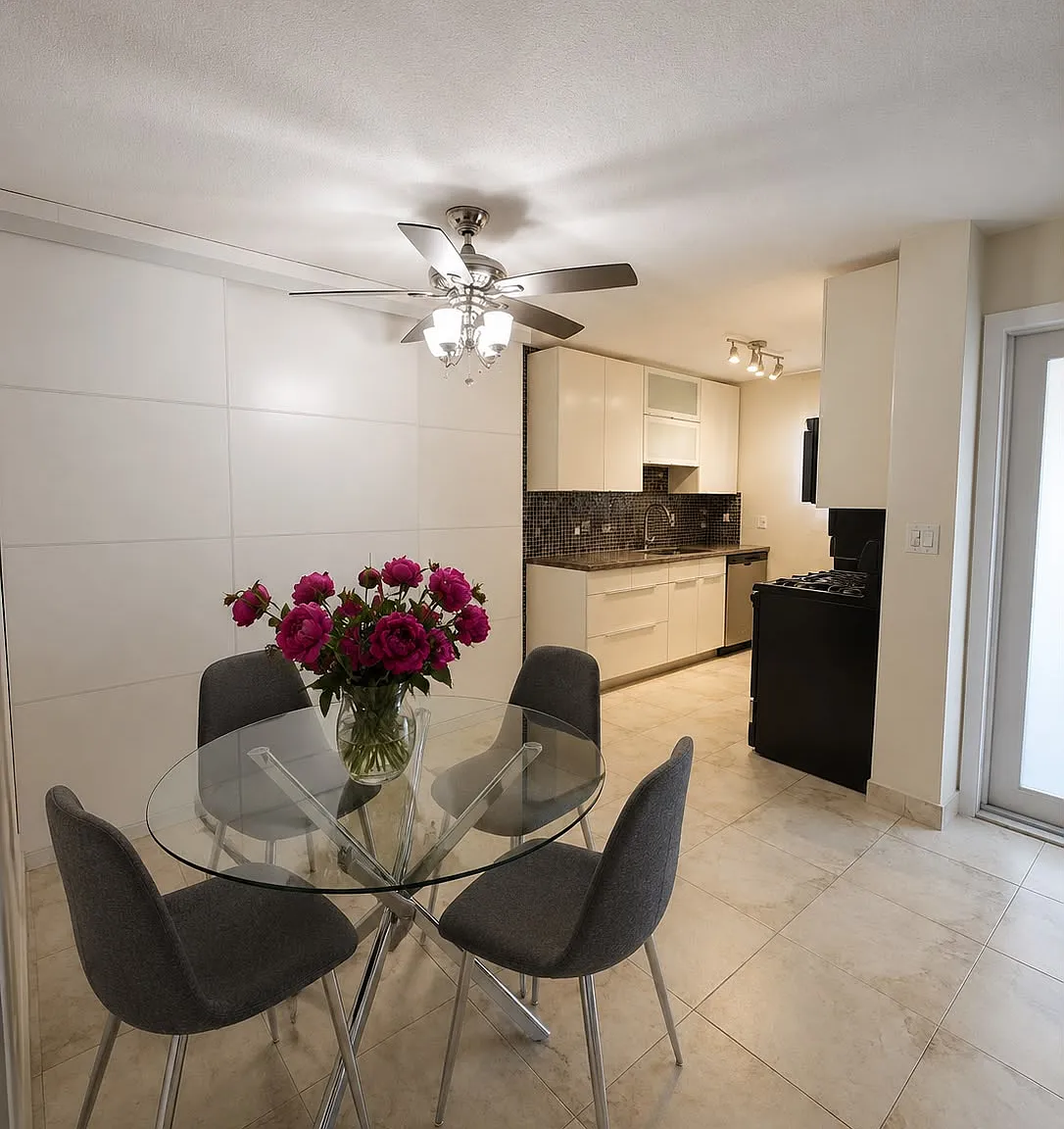 1 bed, 1.5 bath, 702 sqft, $1,950 — Photo 3