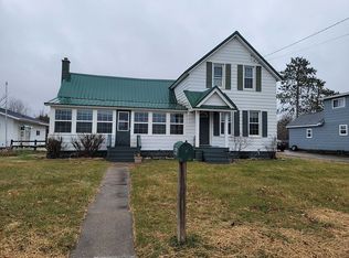 446 E Front St, Peshtigo, WI 54157