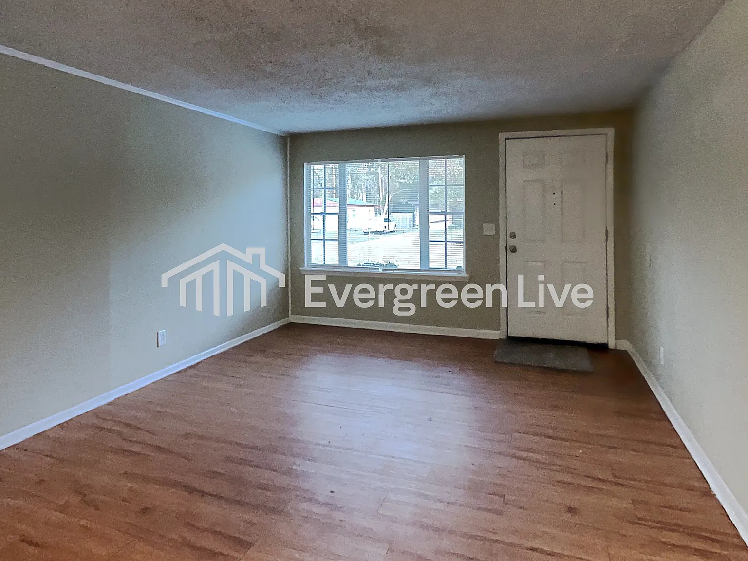 3 bed, 1.5 bath, 1394 sqft, $1,445 — Photo 4