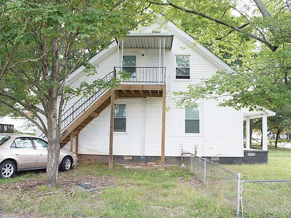 2nd image of 1006 W 2nd Ave