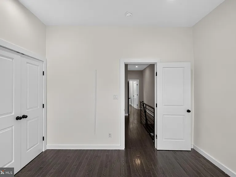 1911 S Lambert St — Photo 20
