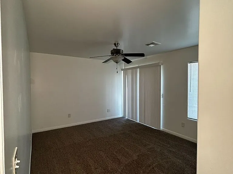 063- 606 Blue Mountain Way — Photo 6