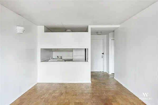 Sold by Warburg | media 3