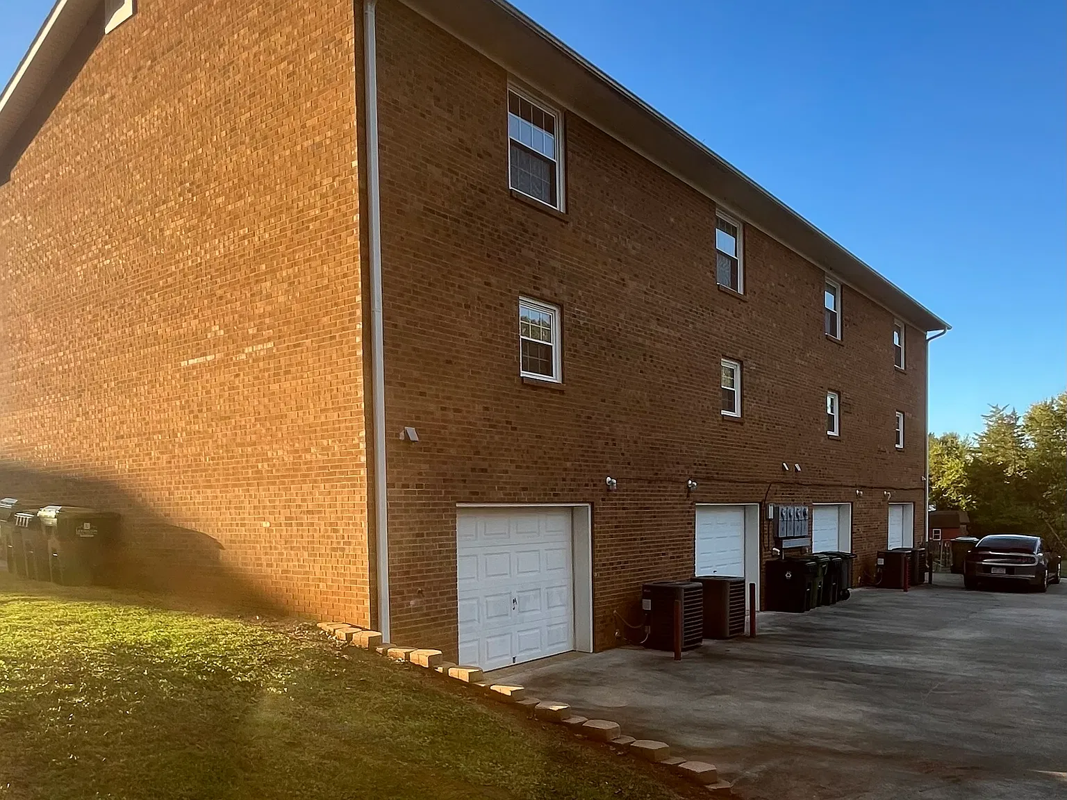 2 bed, 1.5 bath, 1100 sqft, $1,100 — Photo 4