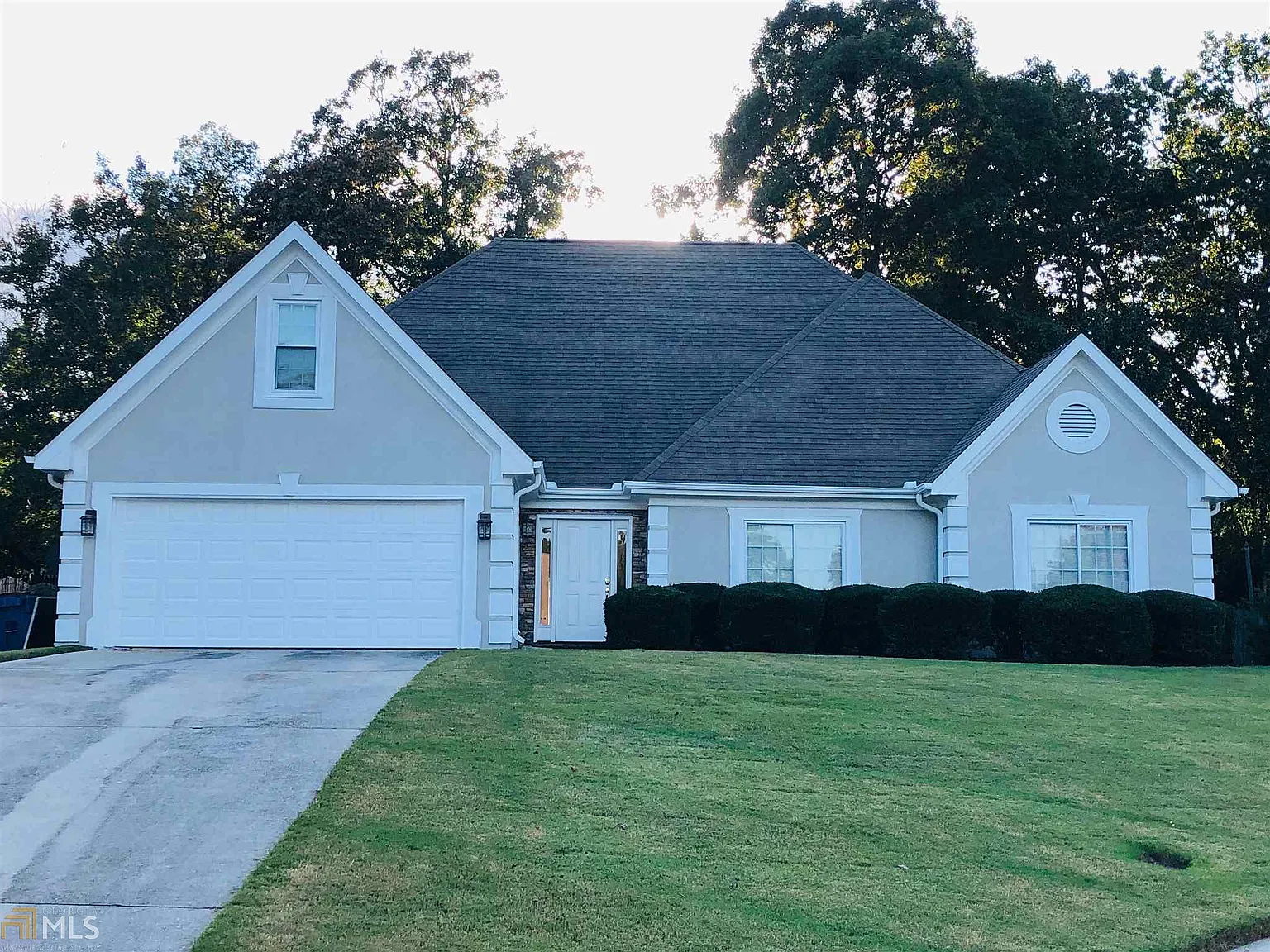687 Thornapple Trl photo 1