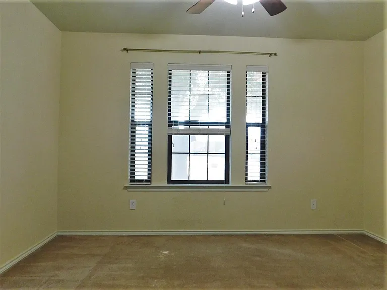 1102 Katelyn Cir — Photo 21
