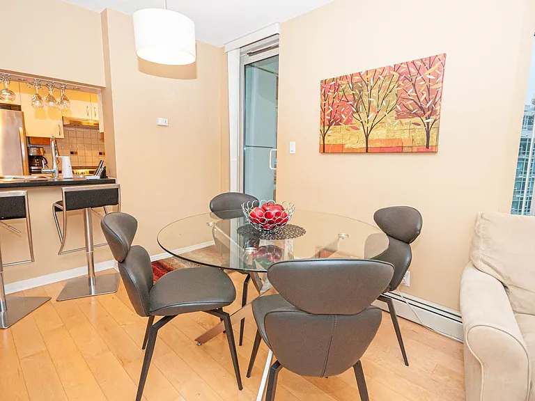 1199 Marinaside Cres #1605 — Photo 8