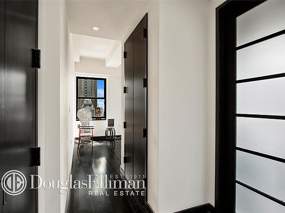 4th image of 20 Pine St APT 3201