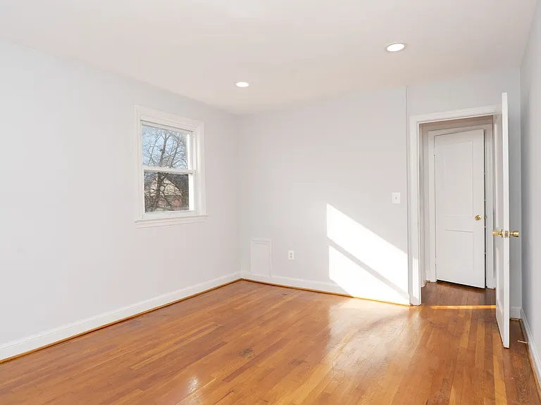 10026 Lorain Ave — Photo 31